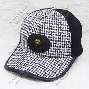 Nón kết mặt da đầu cọp Gucci vải lưới vá vải bố cao cấp, phía sau đuôi có khóa nút bấm, phía trong có may tem – Xám & đen