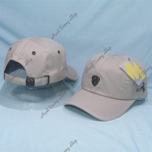 Nón Kết Nam Nữ Vải Cotton Cao Cấp Gắn Mặt Sắt Con Ngựa Và In Con Ngựa Bên Hông Có Khóa Gài Xịn Sò Kem