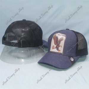 Nón Kết Lưới In Đại Bàng In Chữ Freedom Phía Sau Khóa Nhựa Phía Trong Và Trước Có Tem Vòng Đầu 55-58cm Xanh Đen