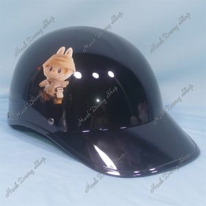 Nón Bảo Hiểm Lưỡi Trai Nữ Hình LaBuBu Phía Sau Có Khoét Lỗ Cột Tóc Đen