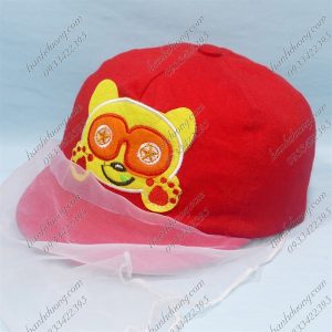 Nón Kết Trẻ Em Mỏ Mềm Cho Bé Từ 1 Tuổi Vòng Đầu 46cm Thêu Con Gấu Có Lưới Che Phía Trước Đỏ