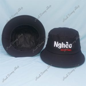 Nón Bucket Thêu Chữ Nghèo Mà Có Tình Đen
