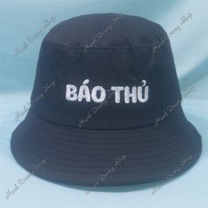 Nón Bucket Thêu Chữ Báo Thủ